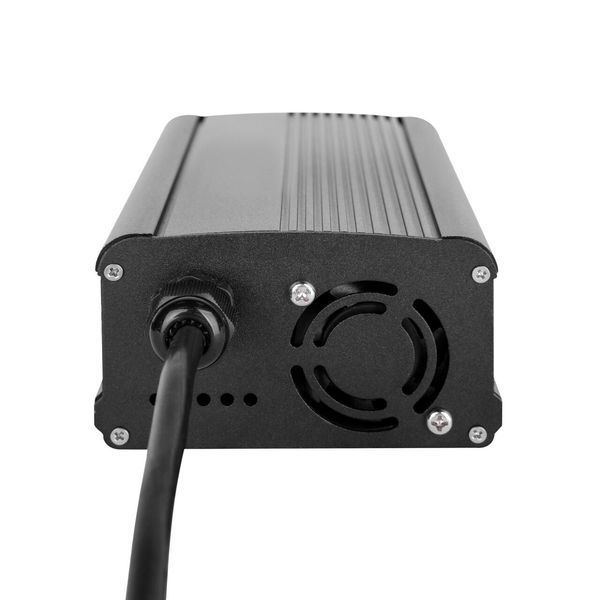 Зарядний пристрій для акумуляторів LiFePO4 24V (29.2V)-10A-240W LP14583 - постачальник електрообладнання для автоматизації простору Polygon Center