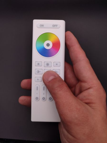 Пульт керування 4-х зонний білий DIM+RGB+CCT RF 2.4G Mi Light RL03-RF - постачальник електрообладнання для автоматизації простору Polygon Center
